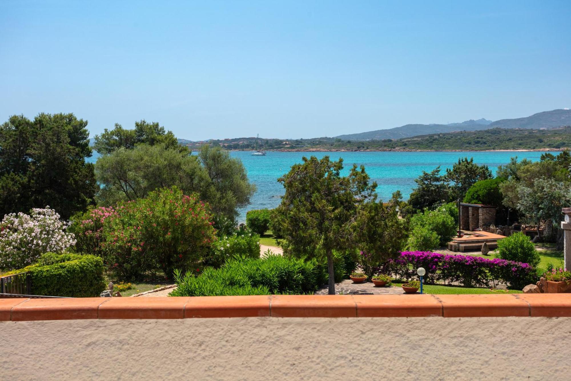 Baia Dorata Beach Apartment Porto Istana Luaran gambar