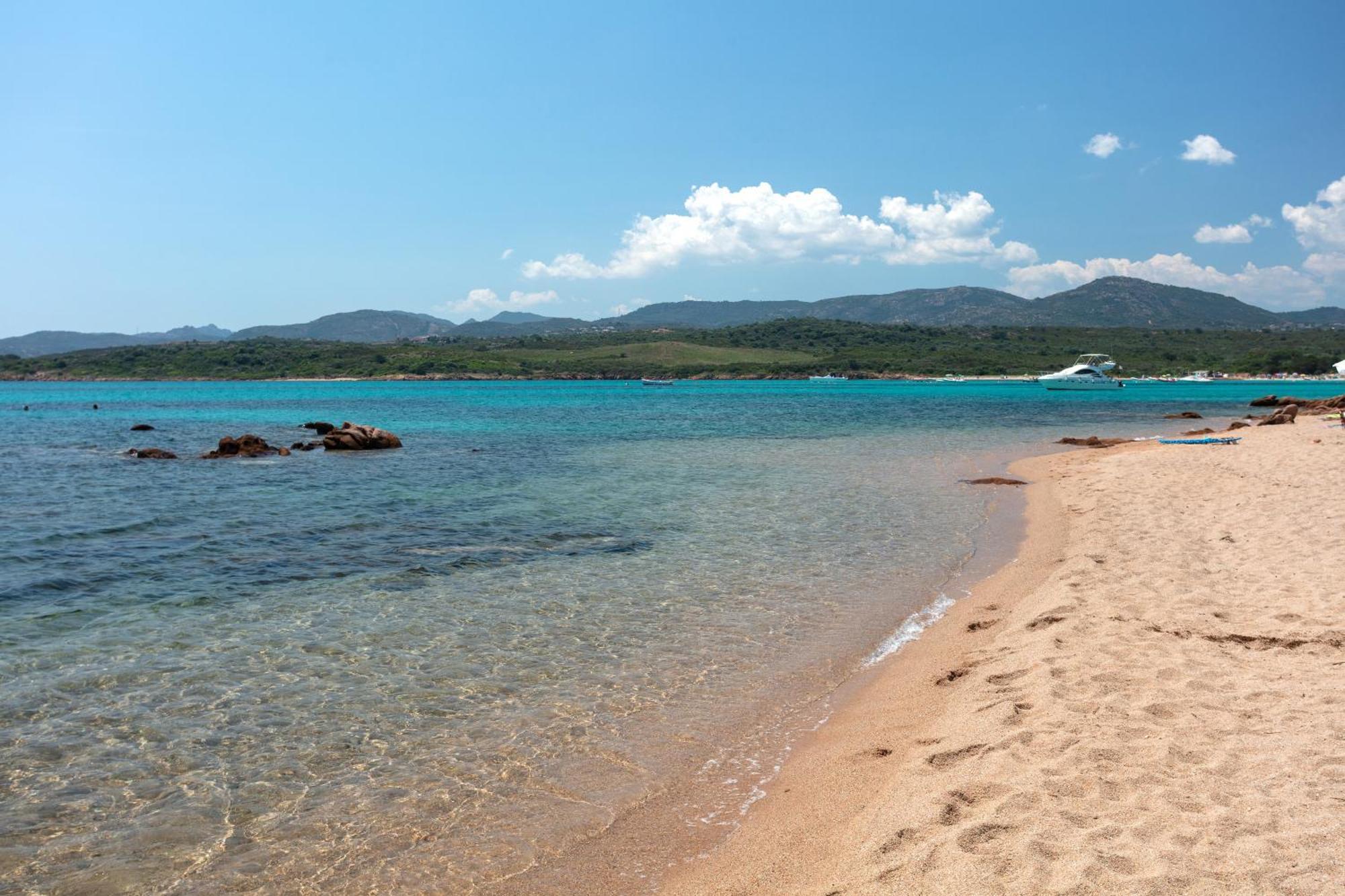 Baia Dorata Beach Apartment Porto Istana Luaran gambar